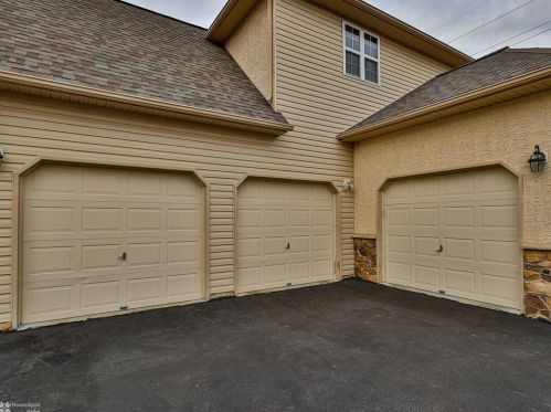 6608 Carmel Dr, Macungie PA  18062-8763 exterior