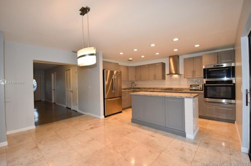 254 8th St, Dania Beach, FL 33004-4440