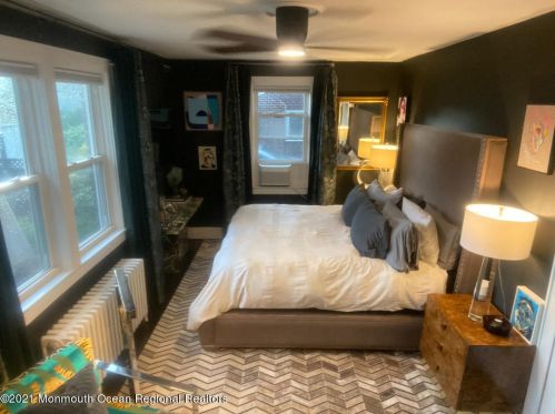 208 Park Dr, Woodbridge NJ  07095-2002 exterior