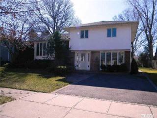 6 Eton Pl, Hicksville, NY 11803-1206
