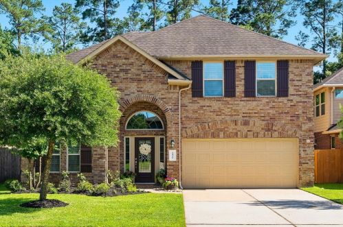 2435 Garden Shadow Dr, Conroe, TX 77384-2124