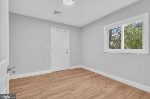 9 Snowflower Ln, Willingboro NJ  08046-1012 exterior