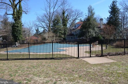 205 Lippincott Ave, Riverton NJ  08077-1309 exterior