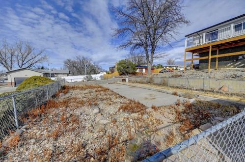 4038 Vly Dr, Pueblo CO 81008-1752 exterior