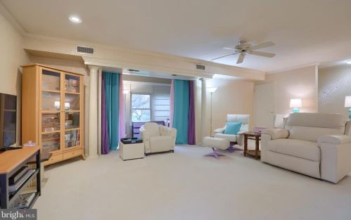 106 Valleybrook Dr, Lancaster, PA 17601-4615