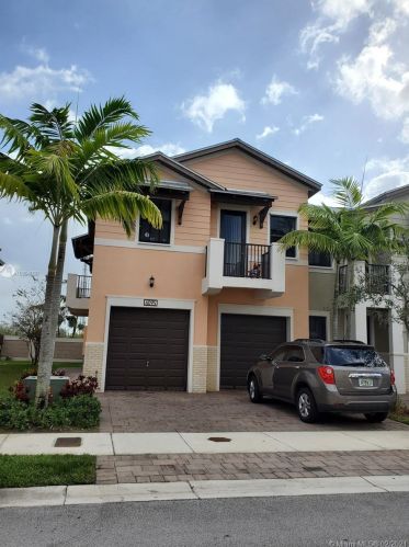 6095 104th Ct, Miami, FL 33178-2614