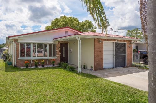 4926 Pelican Dr, New Port Richey, FL 34652-4425
