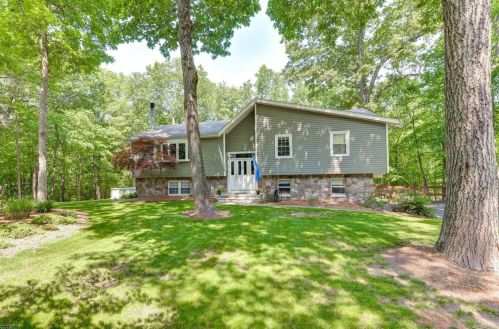 155 Edward Dr, Skyline Lakes, NJ 07456-2708