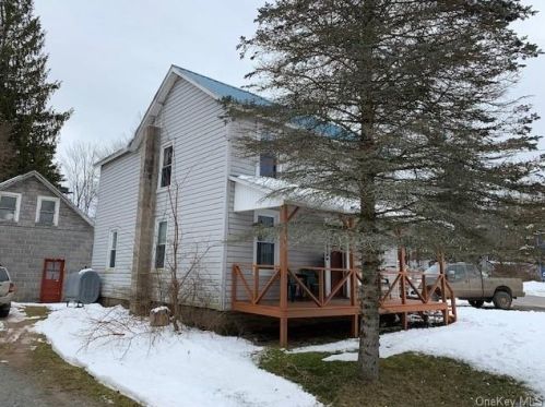 8 Finch St, Lew Beach, NY 12758-5344
