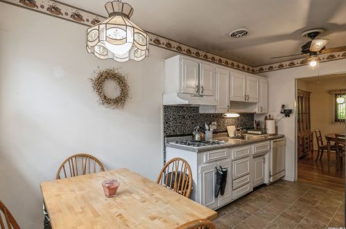 3 Mansfield Ln, Elwood NY  11731-4132 exterior