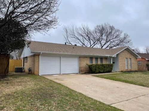 1304 Lyric Dr, Fort Worth, TX 76134-4419