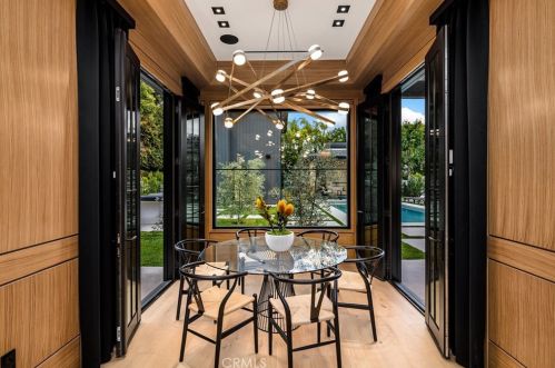 4508 Haskell Ave, Van Nuys CA  91436-3148 exterior