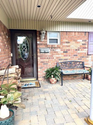 46 Glen Ln, San Remo, NY 11754-1304