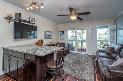 1300 Ocean Blvd, Isle Of Palms SC  29451-2246 exterior