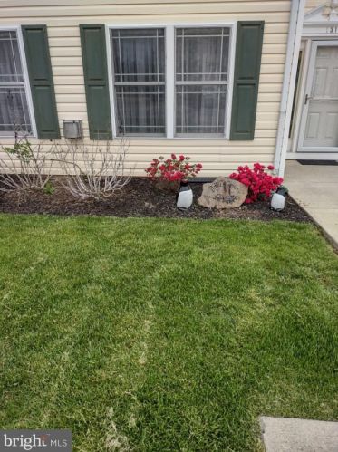 131 Baltusrol Dr, Charles Town WV  25414-4085 exterior