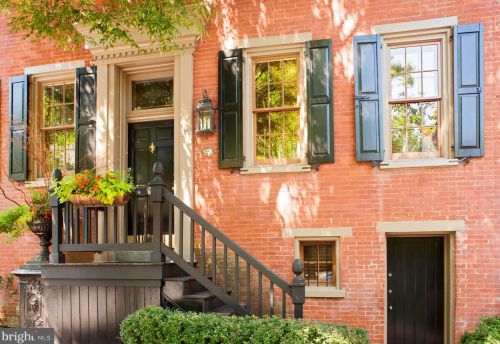 124 Duke St, Lancaster, PA 17602-2843