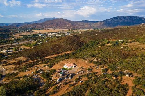 4539 Alpine, Alpine CA  91901-2110 exterior