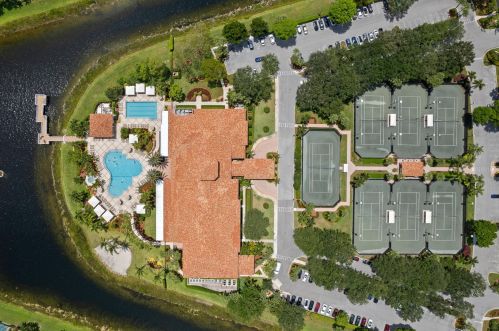 6657 Hawaiian Ave, Boynton Beach FL  33437-7020 exterior