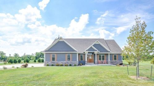 8227 Stone Creek Way, Caledonia, WI 53108-9413