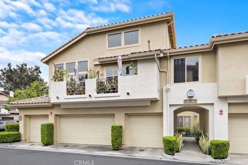 42 Camino Del Oro, Trabuco Canyon, CA 92688-3165