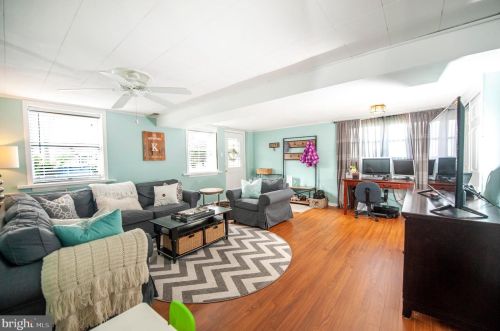 136 Green Hill Rd, Norristown PA  19406-2026 exterior