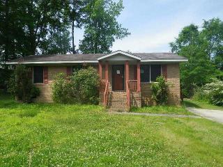 2535 Rosalyn Dr, Newberry, SC 29108-1966