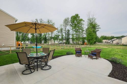 145 Wooded Ridge Dr, Amelia OH  45102 exterior