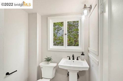 899 Glendome Cir, Oakland CA 94602-1413 exterior