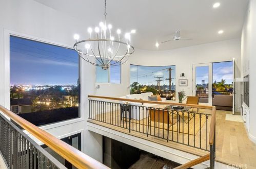 513 Dianthus St, Manhattan Beach CA  90266-6720 exterior