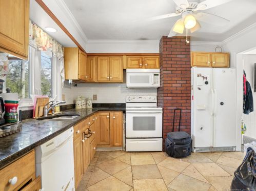 181 Carmen Hill Rd, Northville CT  06776-4708 exterior