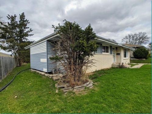 10908 Harvest Ln, Milwaukee, WI 53225-3856