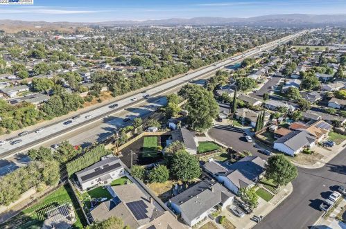 7769 Deervale Ct, Pleasanton CA  94568-1016 exterior