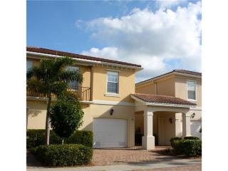 1831 Burgos Dr, Sarasota, FL 34238-2753