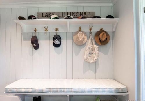 20 Hidden Brook Dr, Brookfield Center CT  06804-1306 exterior