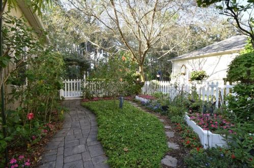 1021 Nash Dr, Kissimmee FL 34747-4310 exterior