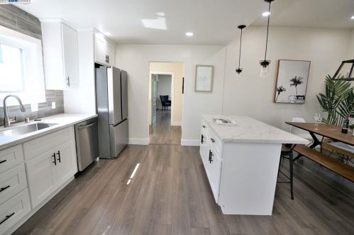 836 47th St, Oakland CA  94608-3202 exterior