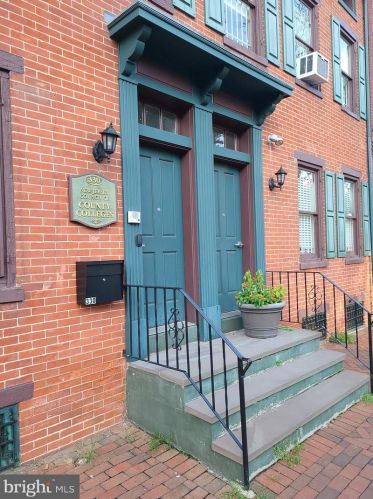 330 State St, Trenton, NJ 08618-5704