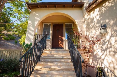 2180 Bay View Dr, Long Beach, CA 90755-3735