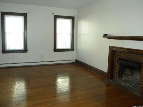 16 Prospect Ave, Middletown NY 10940-4117 exterior