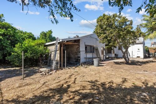 15214 Saticoy St, Van Nuys CA 91406-2333 exterior