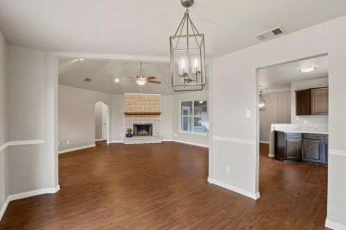 2004 Cedar Crest Blvd, Dallas TX 75203-4316 exterior