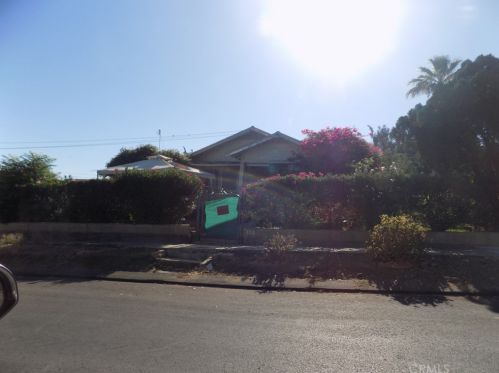 100 Chestnut St, Lake Elsinore CA  92530-4130 exterior