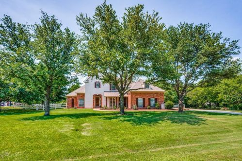 2000 Warwick Crescent Ct, Argyle TX  76226-1525 exterior