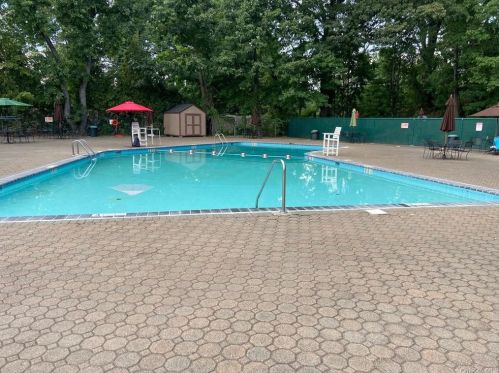 2261 Palmer Ave, New Rochelle NY  10801-2930 exterior