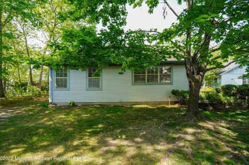 18 Baker Dr, Jackson Twp NJ 08527-3909 exterior