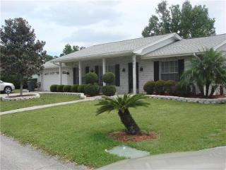 221 Chaucer Ln, Winter Haven FL  33884-2339 exterior