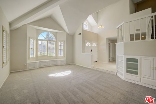 26520 Mistletoe Ct, Santa Clarita CA  91355-3525 exterior