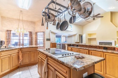 7667 Apple Tree Cir, Orlando, FL 32819-4682