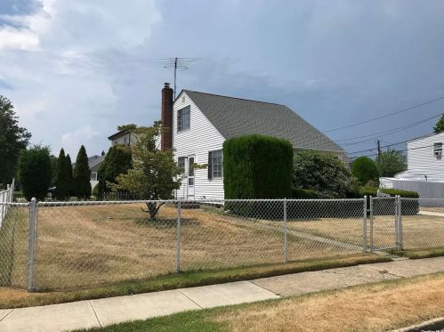 60 Curtis Pl, Bethpage, NY 11714-4507