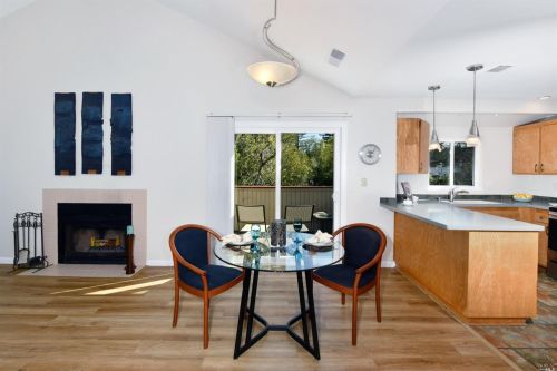 2546 Westberry Dr, Santa Rosa CA 95403-7203 exterior